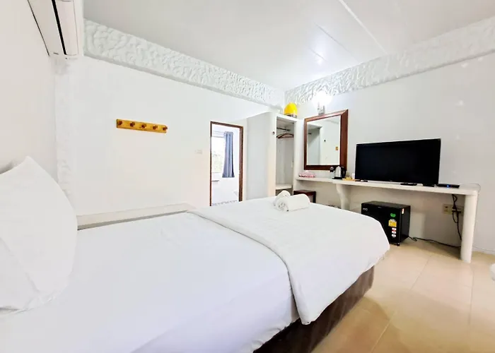 โรงแรม โอลิว่า วิว รีสอร์ต